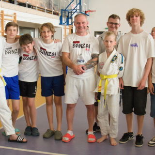 W przeciwieństwie do innych sportów, gdzie schematy są powtarzalne, jiu-jitsu jest dynamiczne i dostarcza ciągłej motywacji
