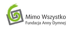 Logo fundacji Mimo Wszystko Anny Dymnej. Grafika zawiera stylizowaną zielono-szarą spiralę umieszczoną na tle szarego kwadratu z lekko przekrzywionymi krawędziami. Obok napisu znajduje się tekst Mimo Wszystko Fundacja Anny Dymnej napisany czarną czcionką na białym tle.