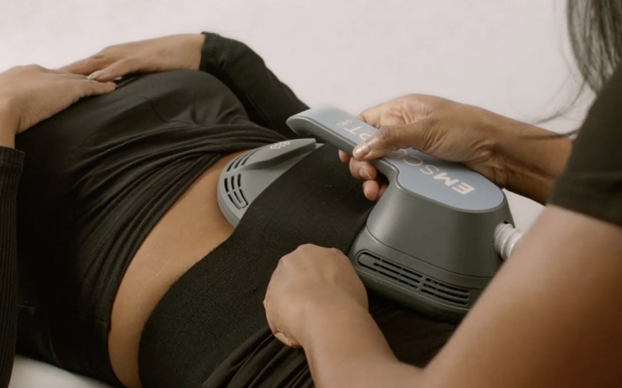 CoolSculpting ELITE device with staff member