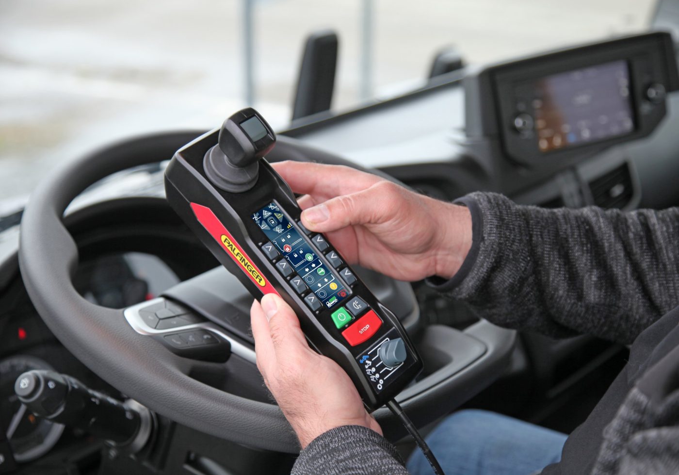 PALFINGER V Drive-Kabinensteuerung mit Farbdisplay